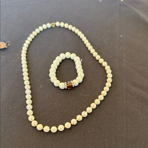 Elegant Pearl Necklace and Bracelet Set